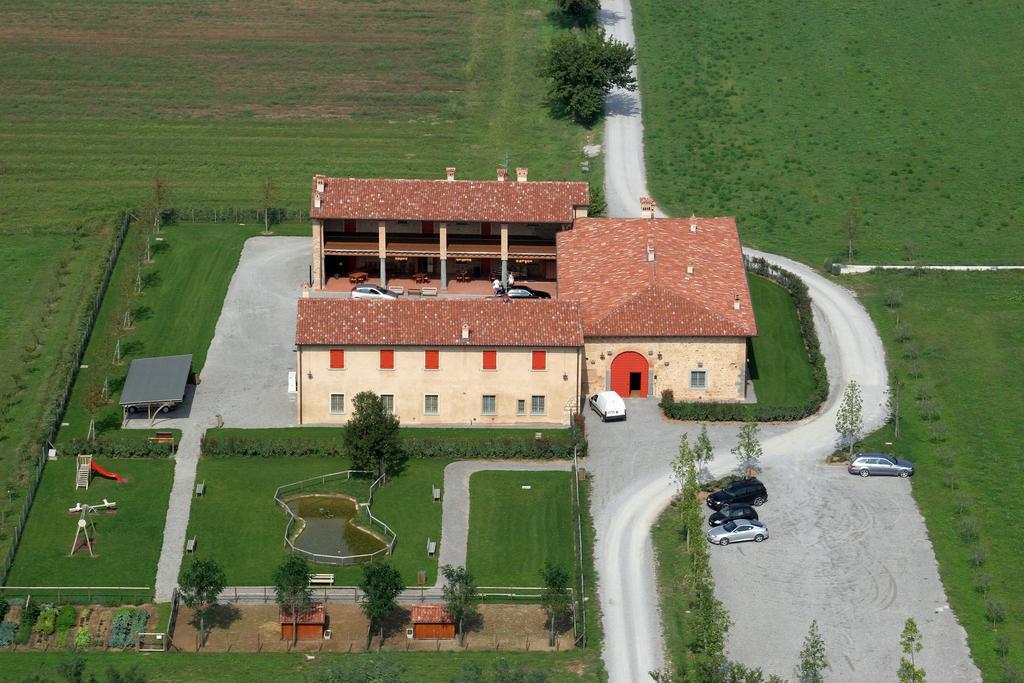 Agriturismo Ca Del Lupo Pallazzolo sullʼOglio Exterior foto