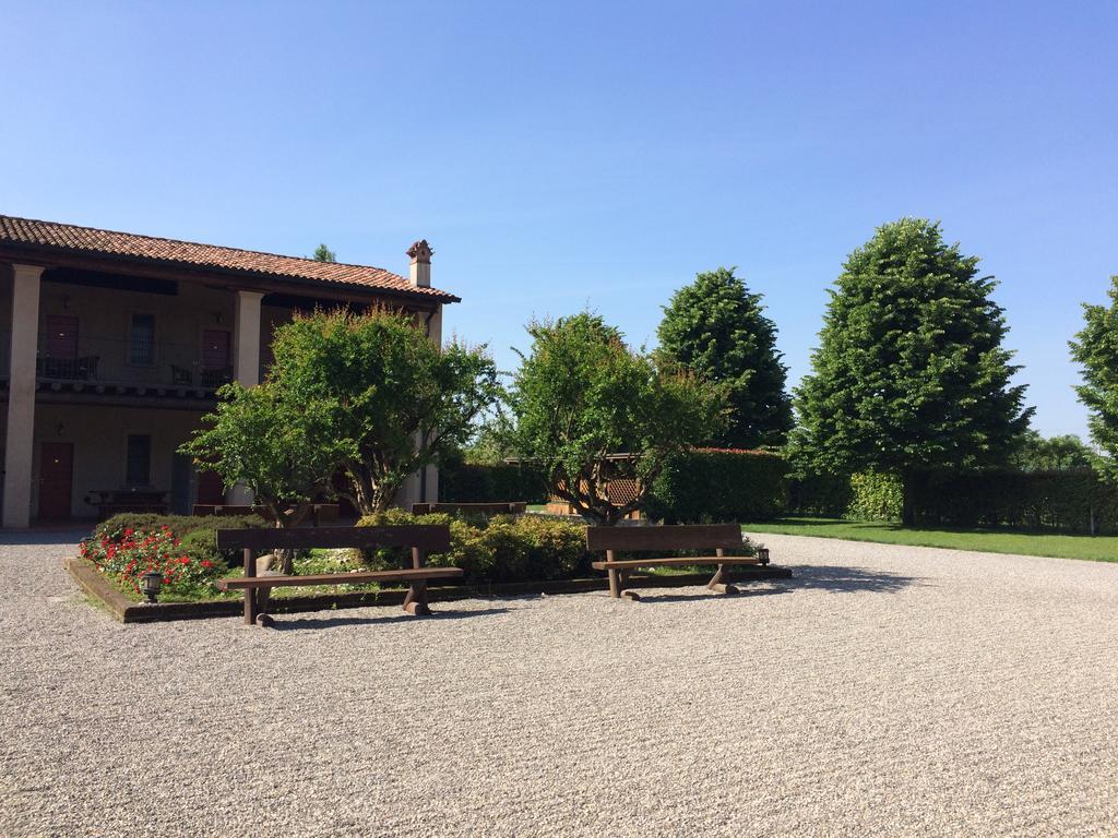 Agriturismo Ca Del Lupo Pallazzolo sullʼOglio Exterior foto