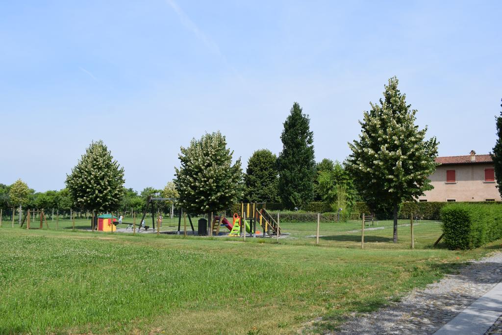 Agriturismo Ca Del Lupo Pallazzolo sullʼOglio Exterior foto